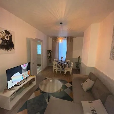 Apartment T3 En Plein Centre-ville Chatellerault, *