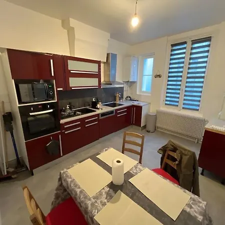 Appartement T3 En Plein Centre-ville Chatellerault, *