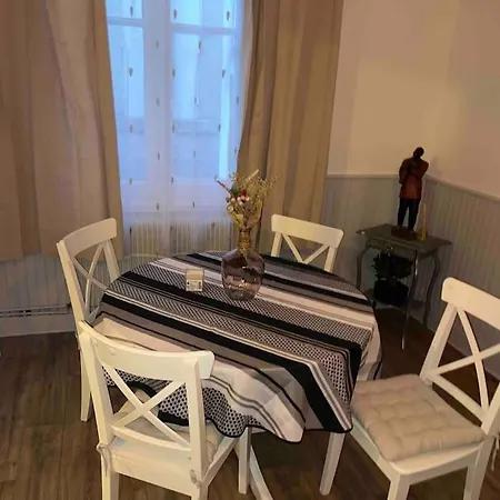 Apartment T3 En Plein Centre-ville Chatellerault, *