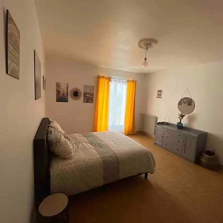 Apartment T3 En Plein Centre-ville Chatellerault, Chatellerault